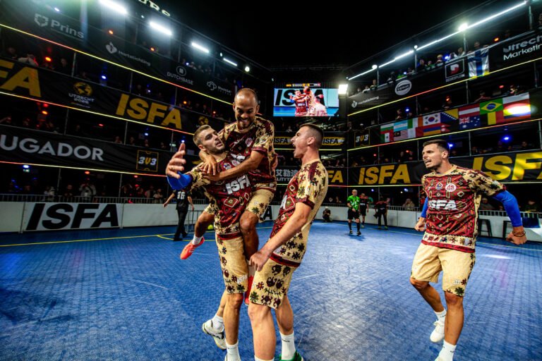 Bosnien und Herzegowina feiert den Weltmeistertitel in Utrecht.