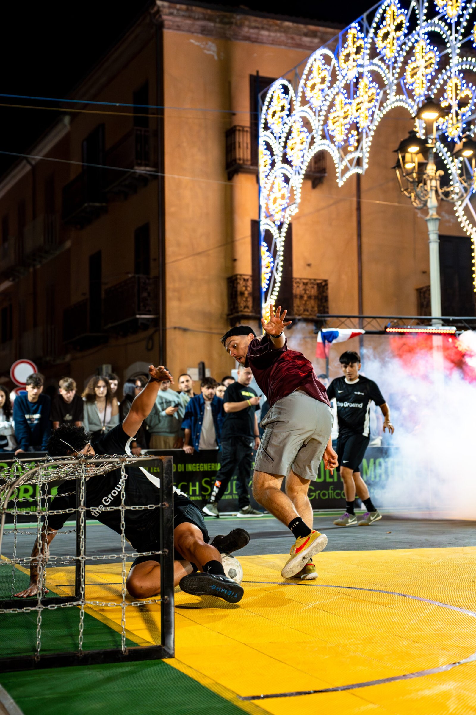 Zuschauer beim Finalturnier auf der Piazza Roma