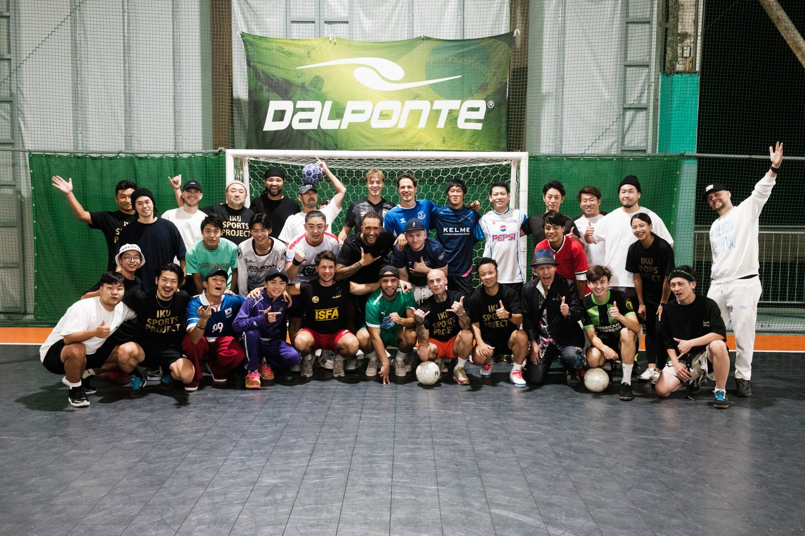 Street Football Session und Begegnungen in Osaka